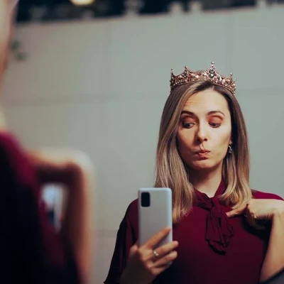 Η μία και μόνη ερώτηση που αποκαλύπτει αν κάποιος είναι ναρκισσιστής, σύμφωνα με εγκληματολόγο