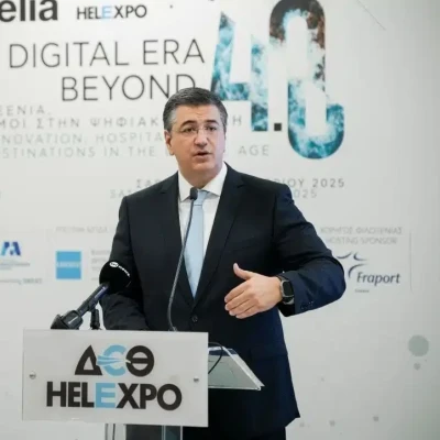 Ο Απόστολος Τζιτζικώστας στα εγκαίνια της Philoxenia μετά από Μόντρεαλ, Τόκιο, Νέα Υόρκη και Ριάντ