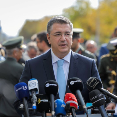 Α. Τζιτζικώστας από τη στρατιωτική παρέλαση της Θεσσαλονίκης: «Η Ελλάδα συνεχίζει να συμβάλλει καθοριστικά στην άμυνα και την προστασία των ευρωπαϊκών συνόρων, ως πυλώνας σταθερότητας και αποτροπής για την ευρύτερη περιοχή»