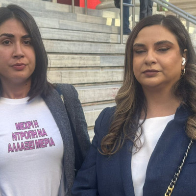 Έλενα Κρεμλίδου: Καταδικάστηκε σε 2 χρόνια ο αστυνομικός για το revenge porn – «Μέχρι η ντροπή να αλλάξει μεριά» έγραφε η μπλούζα της