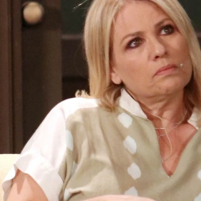 Έξαλλη η Τουμασάτου: «Θα ήθελα να αποχωρήσει χθες η Ελλάδα από την Eurovision – Εγώ θα ντρεπόμουν»