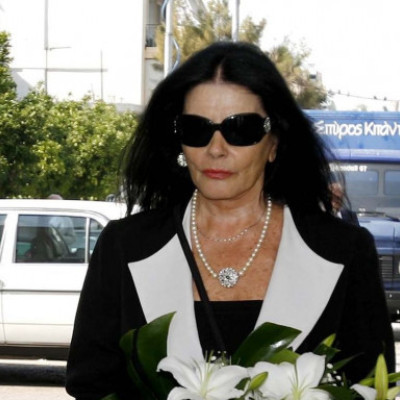 Ζωζώ Σαπουντζάκη: Παραμένει στο νοσοκομείο - Γιατί οι γιατροί θέλουν να συνεχίσουν τη νοσηλεία της;