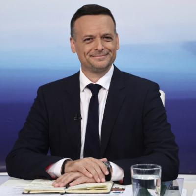 Συνεχίζει να πέφτει το ΠΑΣΟΚ - Φταίνε οι Δούκας και Γερουλάνος;