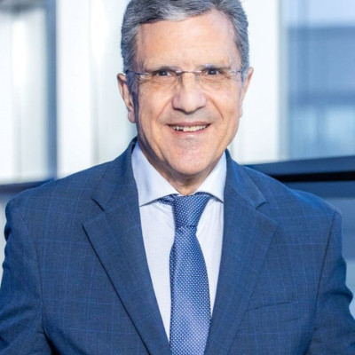 Επιπλέον κονδύλια για τη στέγαση υποσχέθηκε ο επίτροπος στον Γιώργο Αυτιά