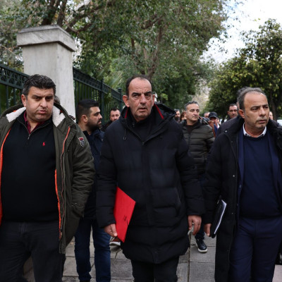 Έφτασαν στο Μαξίμου οι αγρότες για την κρίσιμη συνάντηση με τον Πρωθυπουργό