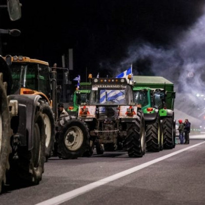 Για τους αγρότες που παραμένουν στα μπλόκα την Τρίτη το ραντεβού με τον Μητσοτάκη