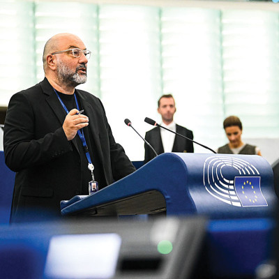 Σάκης Αρναούτογλου -Να προστατευθούν τα νησιά από υπερτουρισμό και άναρχες επενδύσεις με Ευρωπαϊκή χρηματοδότηση