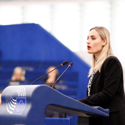 Παρέμβαση της Ελεονώρας Μελέτη για την «σύγχρονη δολοφονία χαρακτήρα» στο διαδίκτυο