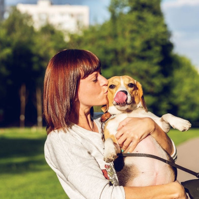 Πολλές γυναίκες προτιμούν τον σκύλο τους παρά έναν σύντροφο