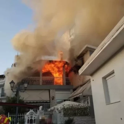 Φωτιά σε μονοκατοικία στην Κοζάνη - Επί τόπου η Πυροσβεστική