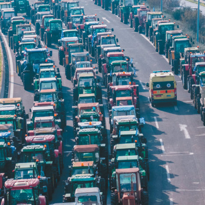 Μετά από 34 μέρες αγώνα των αγροτών διευρύνεται το μέτωπο των κινητοποιήσεων