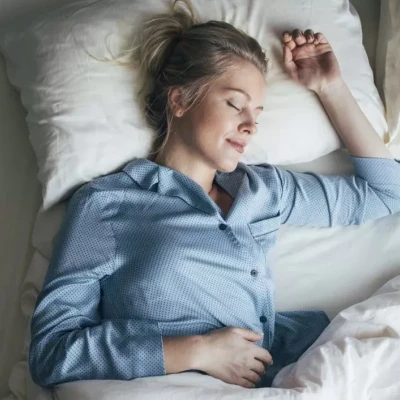 Για πρώτη φορά οι επιστήμονες είδαν τι κάνει ο εγκέφαλος μας στον βαθύ ύπνο – Και είναι θαυματουργό