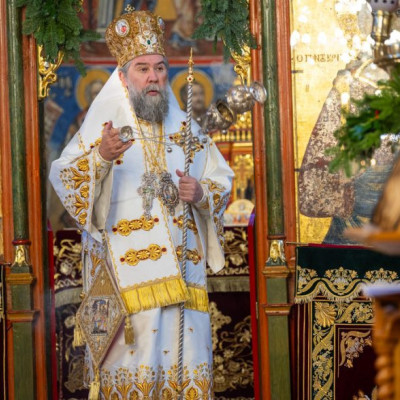 Σερρών Θεολόγος Ο Άρχων της ειρήνης, από της ταπεινής Του φάτνης δωρίζει στον κόσμο την ειρήνη, την καταλλαγή, την δικαιοσύνη