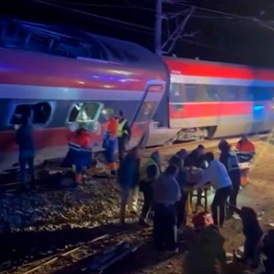 Σύγκρουση τρένων στην Ισπανία: Στους 39 οι νεκροί, «εξαιρετικά παράξενο δυστύχημα» λέει ο υπουργός Μεταφορών