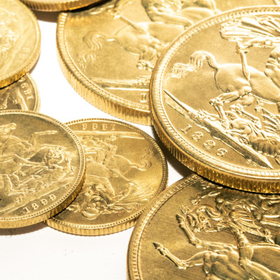 Σέρρες - 250.000 ευρώ, 595 χρυσές λίρες και κοσμήματα «ανυπολόγιστης αξίας» τα έδωσε μόνη της και πήγε και το κατήγγειλε στην Αστυνομία