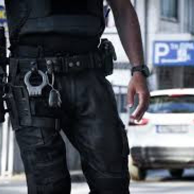 Λουτράκι: Ενώπιον ανακριτή και εισαγγελέα ο βασικός ύποπτος για τη δολοφονία του 17χρονου