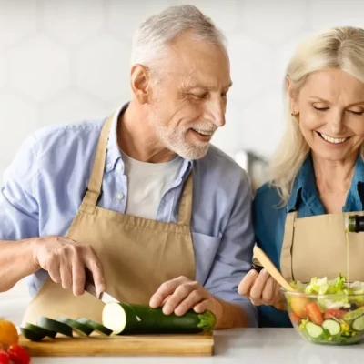 Νηστεία: Πότε «ρίχνει» τη χοληστερόλη και πότε παχαίνει – Η διαιτολόγος ενημερώνει