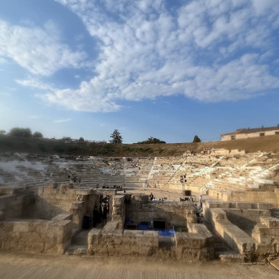 Αποκαθίσταται το σκηνικό οικοδόμημα του αρχαίου θεάτρου της Λάρισας από το Υπουργείο Πολιτισμού