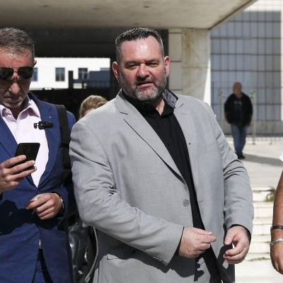 Γιάννης Λαγός: Στα χέρια των αξιωματικών της ΕΛ.ΑΣ ο χρυσαυγίτης ευρωβουλευτής