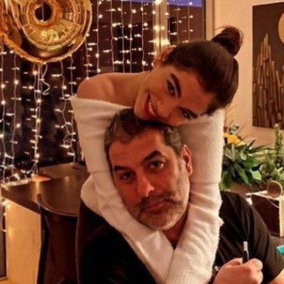 Η φωτογραφία του Βασίλη Μπισμπίκη με την κόρη της Δέσποινας Βανδή